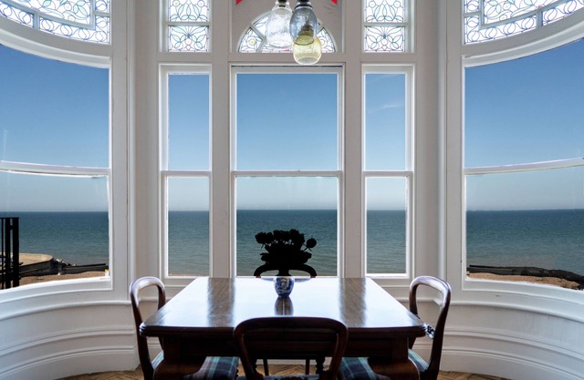 Bellevue - Panoramic Sea Views, Beachfront Luxury