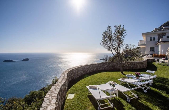 Belvedere delle Sirene by Feeling Italy