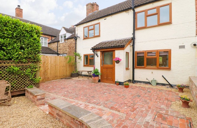 BENNETT'S COTTAGE, family friendly, with a garden in Oakham