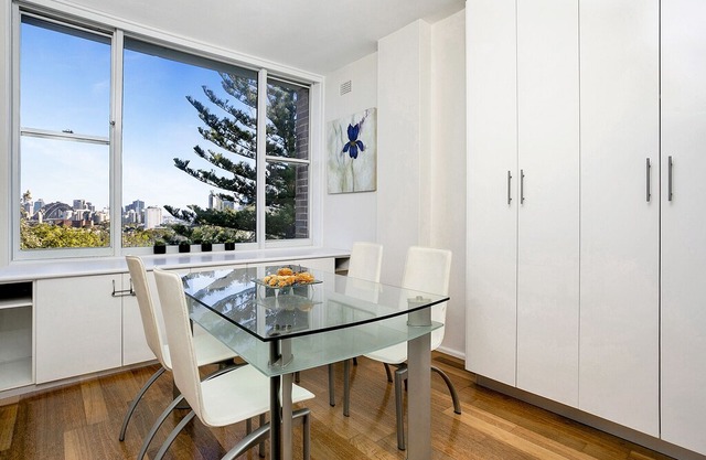 BENT6 - Spacious w/ Panoramic Sydney Harbour Views