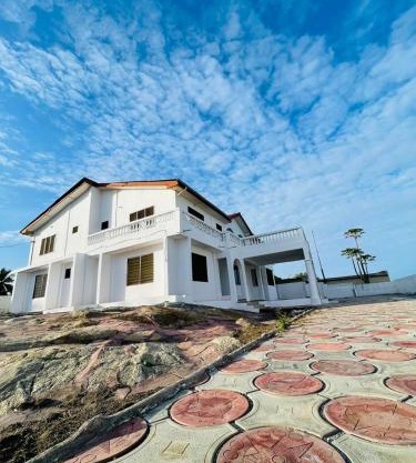 BERG'S BEACH HOUSE