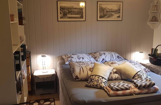Berge Laila's Private Apt. Koselig Overnatting i Privat Bolig Sentral i Førde