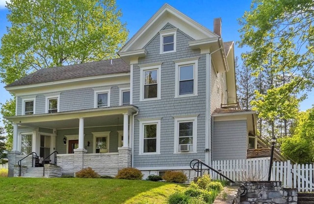 Berkshire House Stay