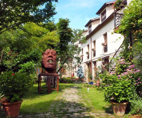 Besharat Gallery & Museum