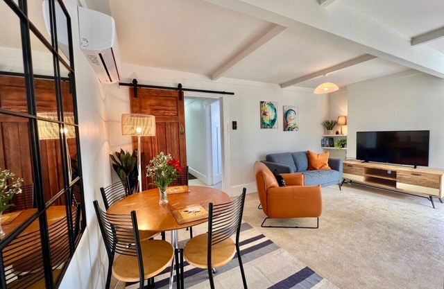 Bespoke Stays - Beach side Apartment