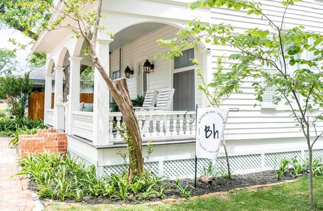 Bespoke Vintage Home w/Modern Updates | Bohemian House