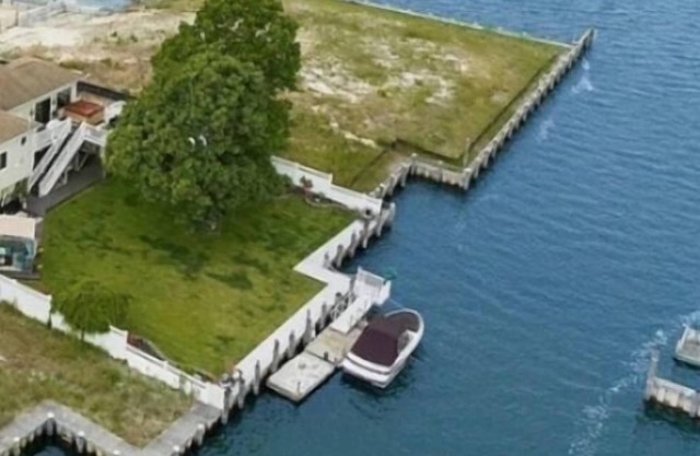 Best family beach house!nRelax at our waterfront house with boat dock.