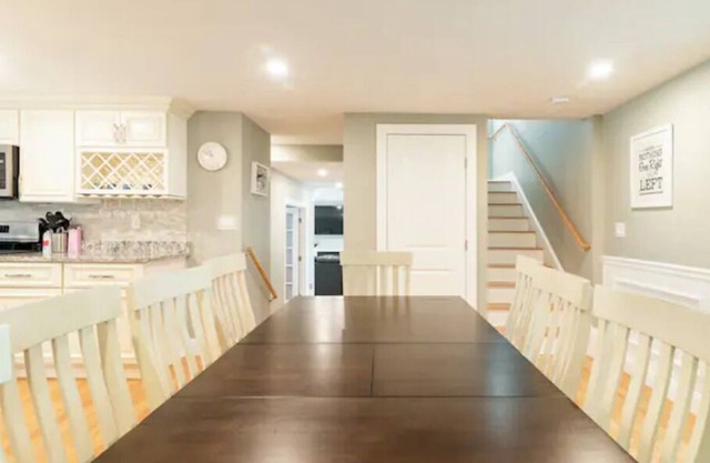 "Best house we have ever stayed at". Sleeps 12+. Private. Pristine. 100% 5 Star!
