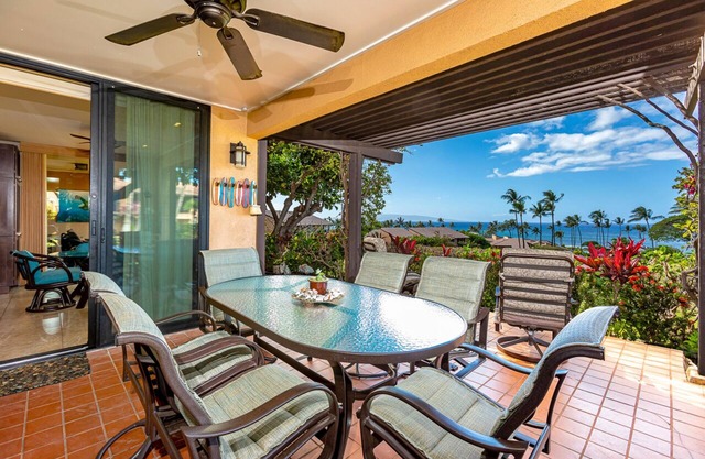 Best Location @ Ekahi. year round sunsets from lanai, stroll to the Beach