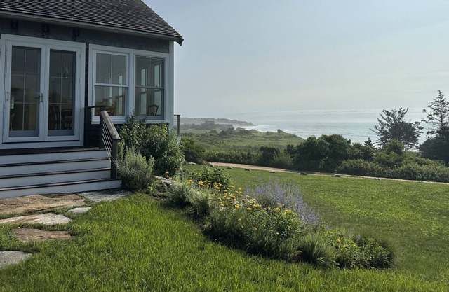 Best Water Views in Chilmark! Private beach, 6 bedrooms, large family home