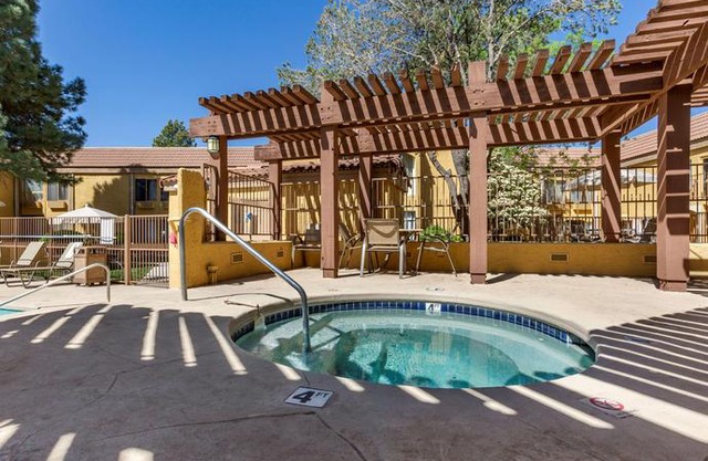 Best Western Airport Albuquerque InnSuites Hotel & Suites