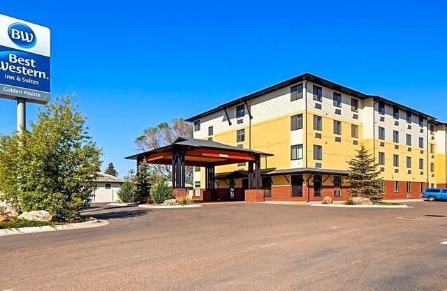 Best Western Golden Prairie Inn & Suites