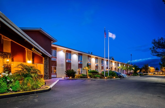 Best Western Plus Corning Inn