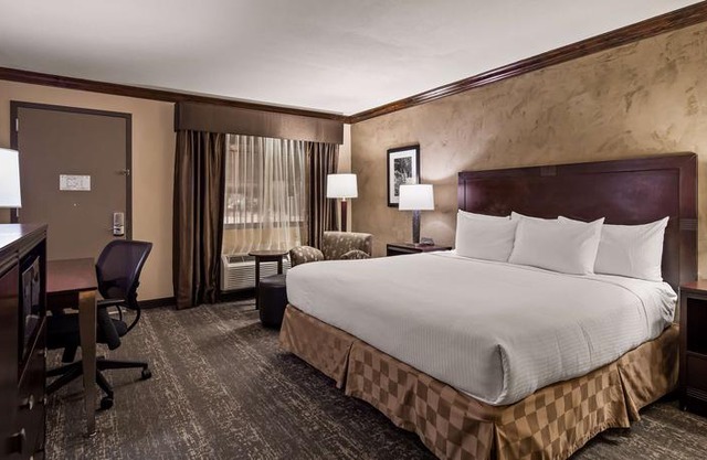 Best Western Plus Raton Hotel