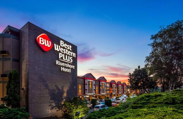 Best Western Plus Rivershore Hotel