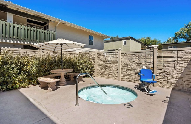 Best Western University Lodge