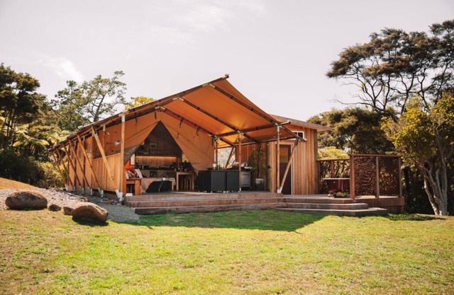 Bethells Beach Glamping RetreatnPerfect for couples or a family escape!