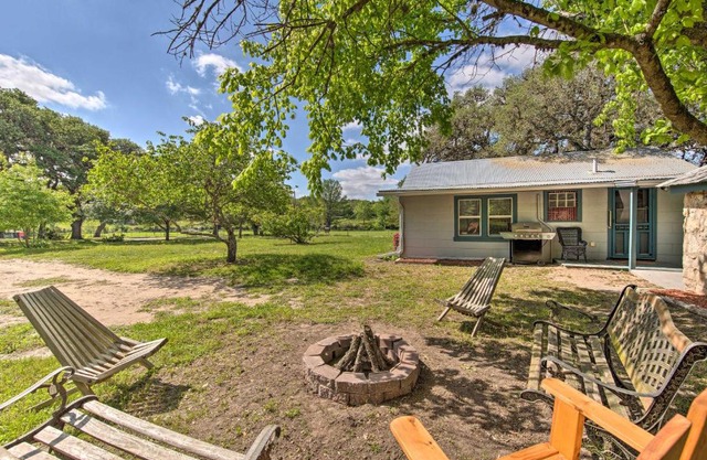 Betty Bs River House Less Than 1 Mi to Blanco State Park!