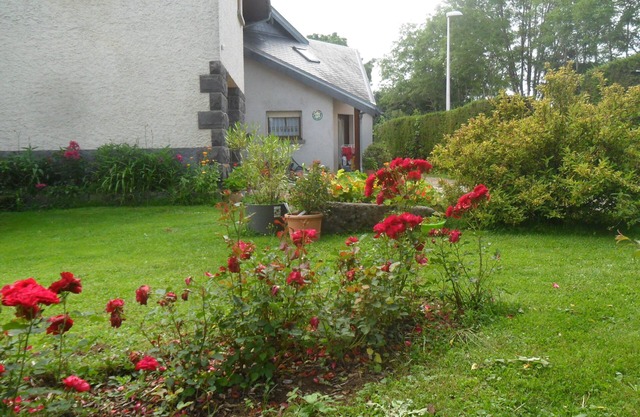 BETWEEN CHAINE DES PUYS AND MONTS DORES