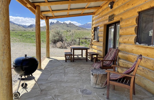 Between Cody & Yellowstone Bunkhouse & Fishing On The Shoshone River(Listing #1)