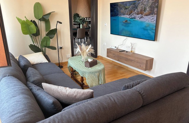Between Sea and Mountains – Your Sardinian Escape – Modern 2BR Apartment