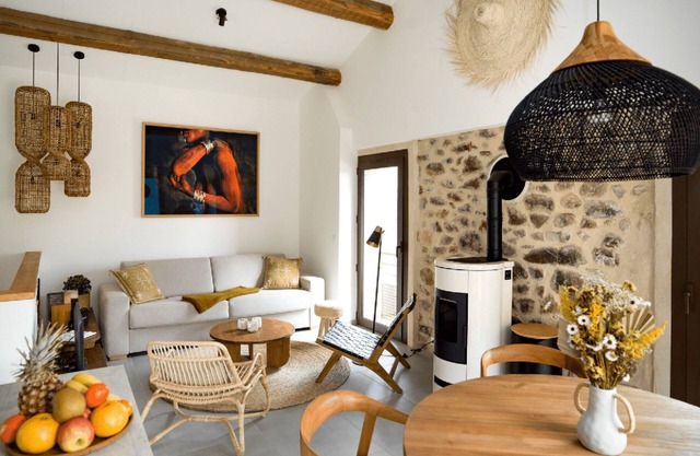 Between the mountains and the sea, a profound and eco-chic nature experience in
