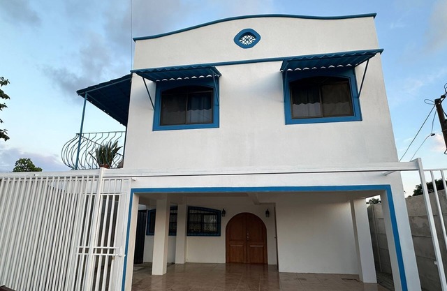 Beuatiful large house settle in the jungle and ocean, Quepos. Costa Rica