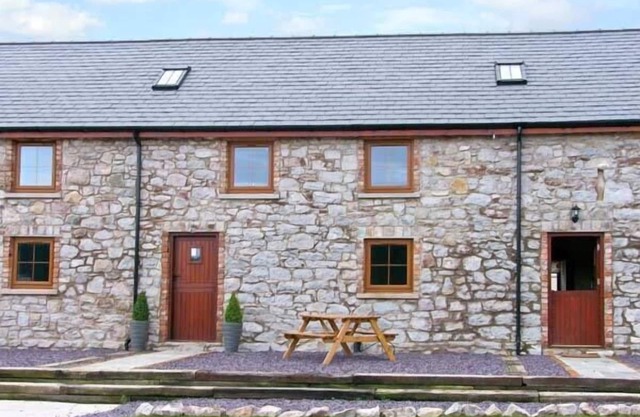 BEUDY BACH, family friendly, with a garden in Abergele