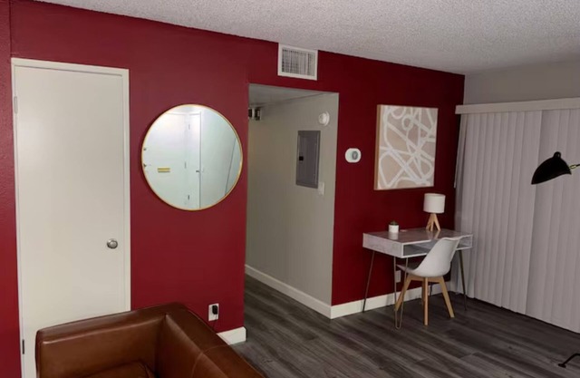 Beverly Hills Charm. Rodeo+Cedar