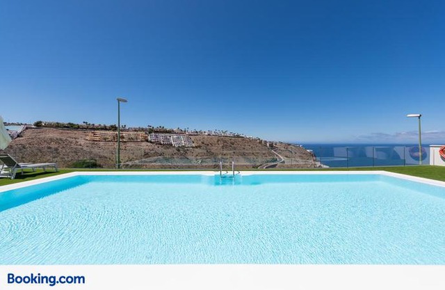 Beyond Amadores by Vector