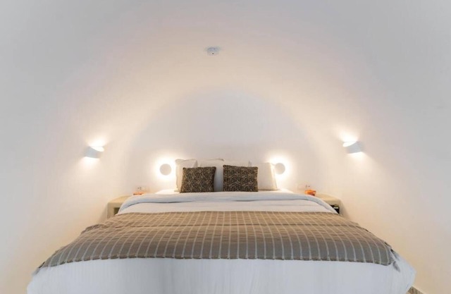 BH071 - C - Suite Santorini