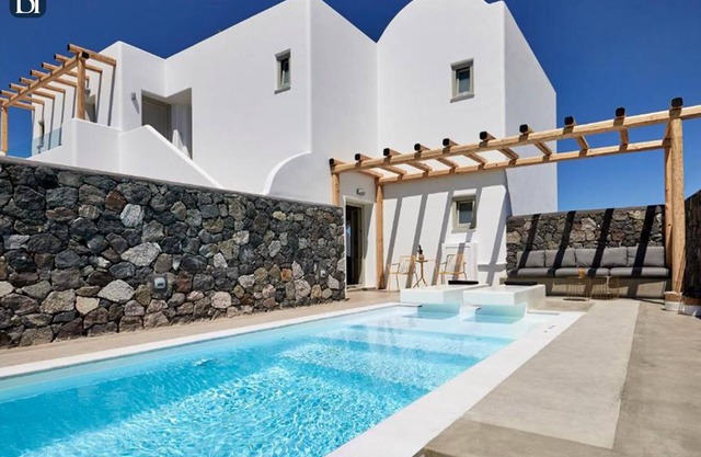 BH389 - C - Suite Santorini