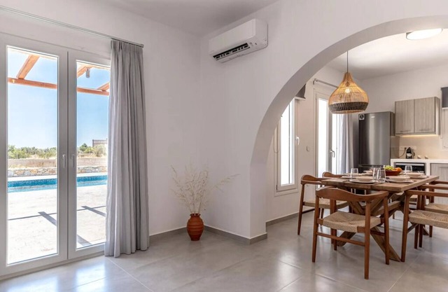 BH581 - C - Villa Naxos