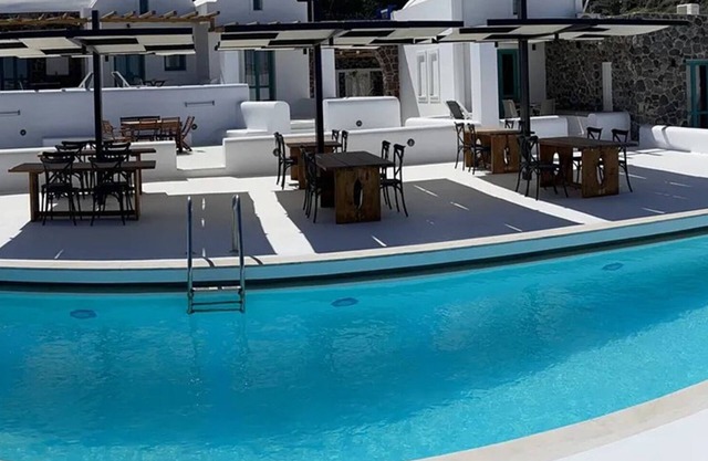 BH608 - R - Villa Santorini