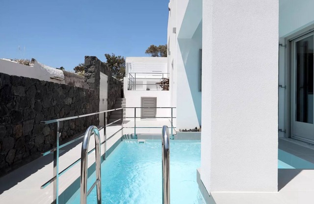 BH611 - R - Villa Santorinin