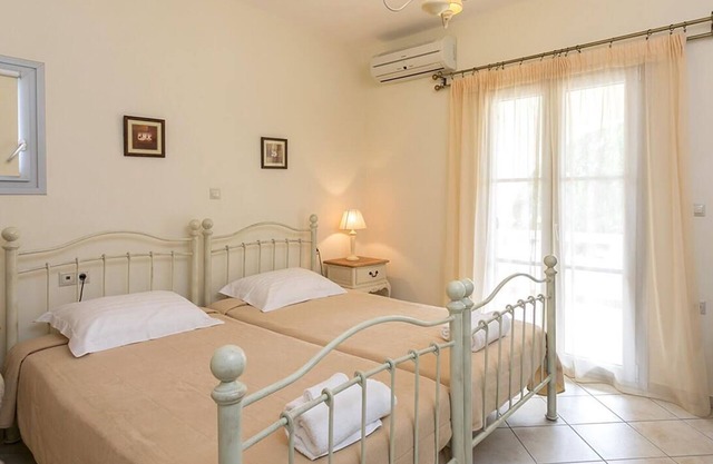 BH633 - C - Villa Naxos