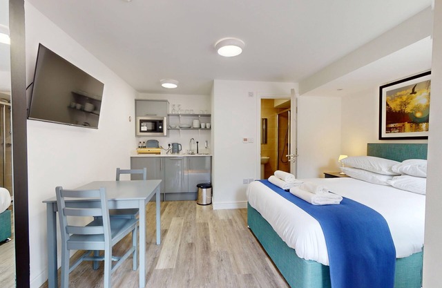 Bicester Court Lodge The Launton Room