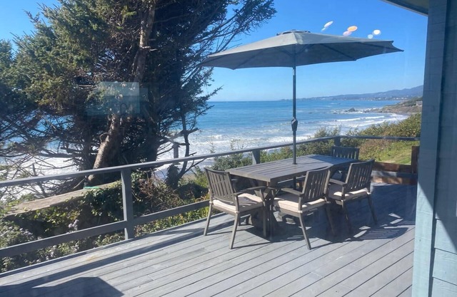 BIG beach house! practically on the sand! Stunning views, near Redwood forest