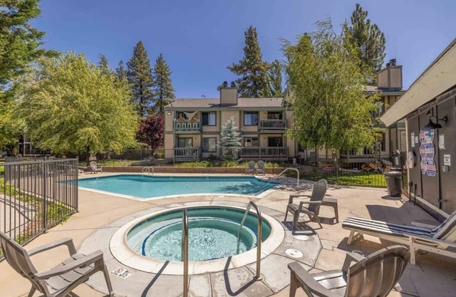 Big Bear Getaway Steps to Lake