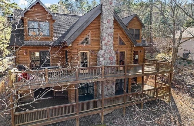Big Bear Lodge: Massanutten Escape - Sleeps 14, 2 Min to Slopes