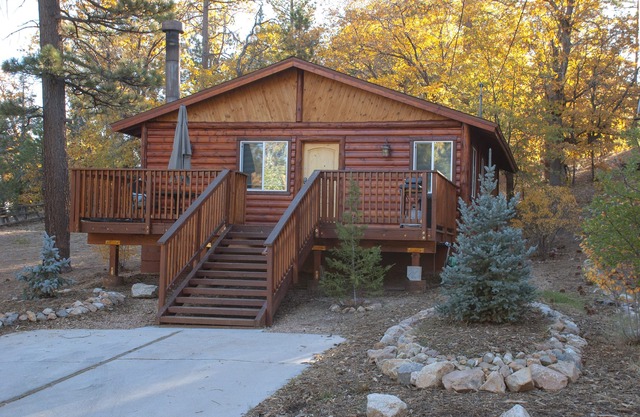 Big Bear Mountain Escape! Walking to Village, Restaurants, Hiking/Biking Trails
