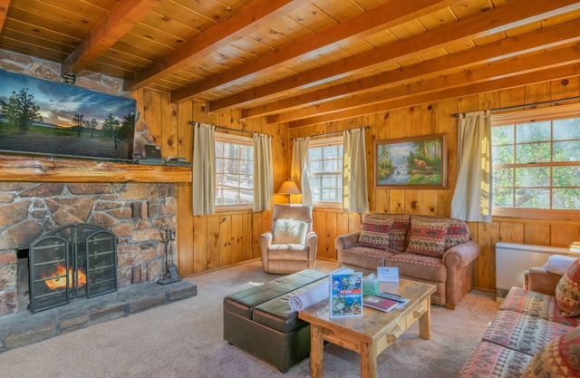 Big Bear Retreat - 2 Fireplaces, Deck, Barbecue, Fenced Yard