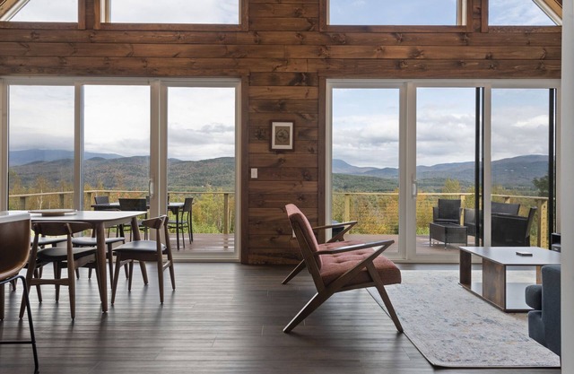 Big Blue Chalet - A Mountain View Getaway
