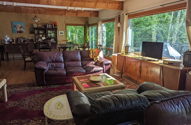 BIG Comfy Lakefront cottage, Clear Lake by Huntsville, north Muskoka!