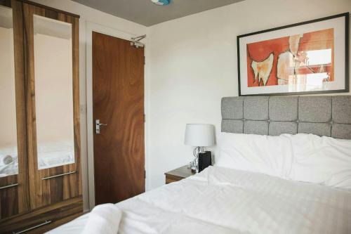 Big Double Room in Leicester