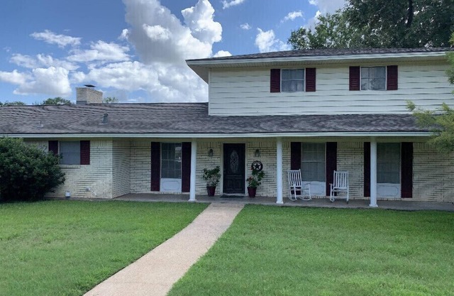 Big family friendly house Close to Texas A&M