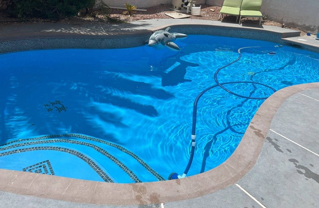 Big Family Retreat with Pool and RV parking.