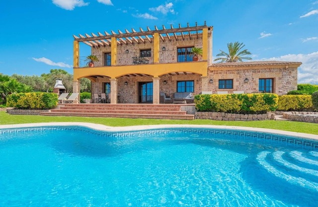 Big luxury villa with private swimming pool located between Alcudia and Pollensa