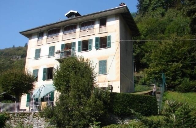 Big manor house built in 1905 in a nice and quiet hamlet in Valsesia