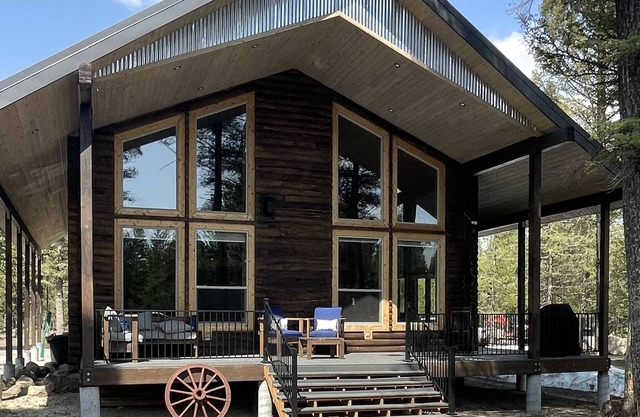 BIG New Secluded Cabin Near Yellowstone